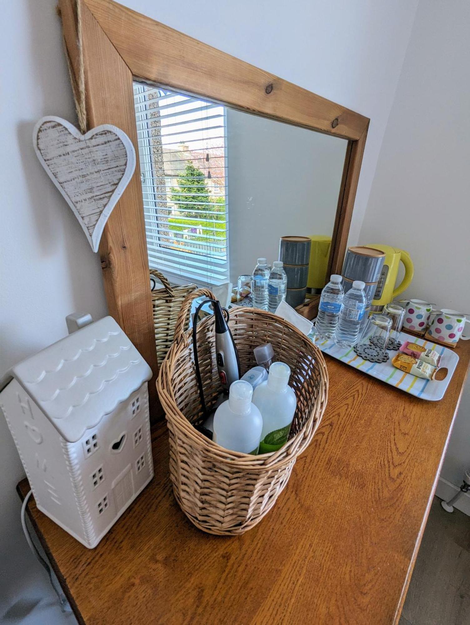 Cosy Guest Room In A Family Home With Free Parking EDI Eksteriør billede